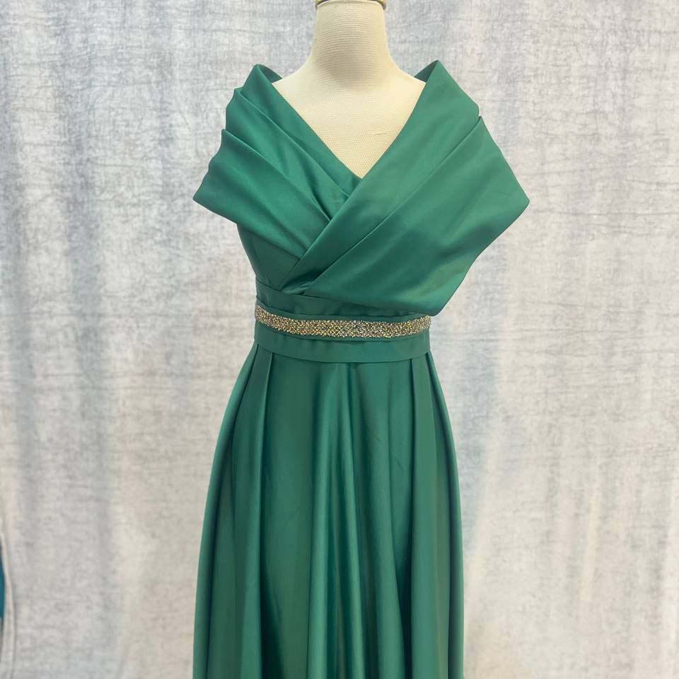 لباس مجلسی سبز رنگ